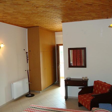 Bistola Guesthouse Vlakhokeraséa Exteriör bild
