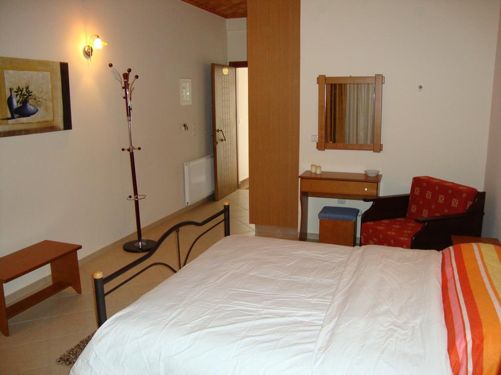 Bistola Guesthouse Vlakhokeraséa Exteriör bild