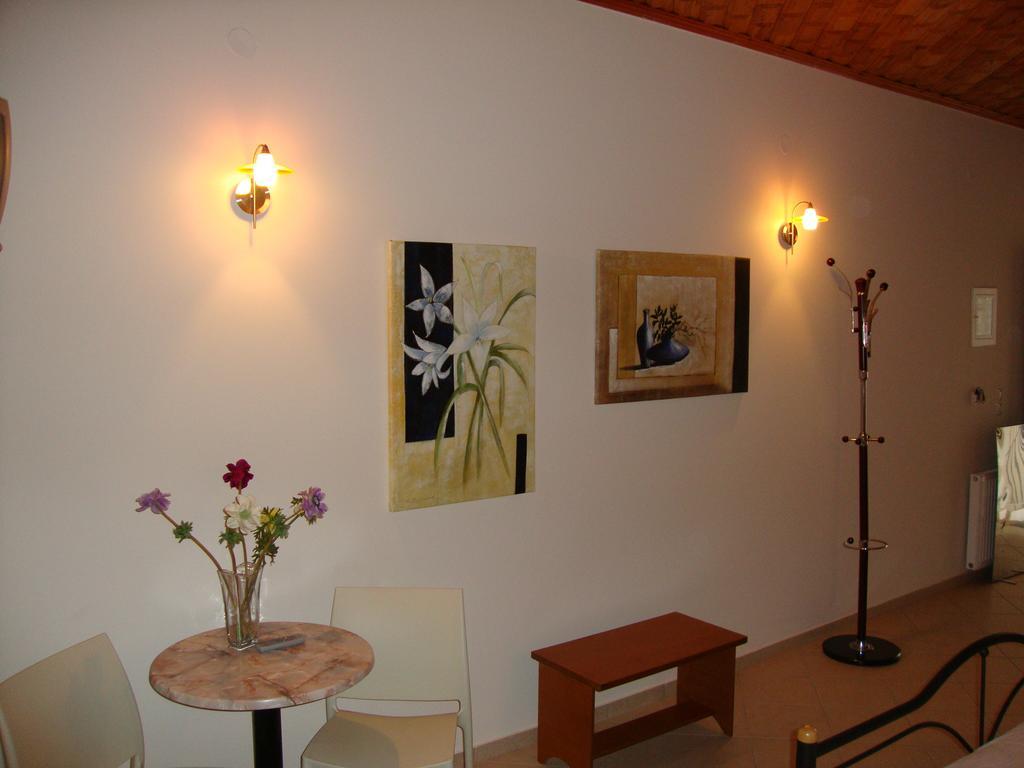 Bistola Guesthouse Vlakhokeraséa Exteriör bild