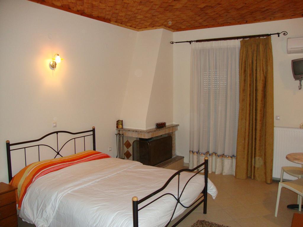Bistola Guesthouse Vlakhokeraséa Exteriör bild